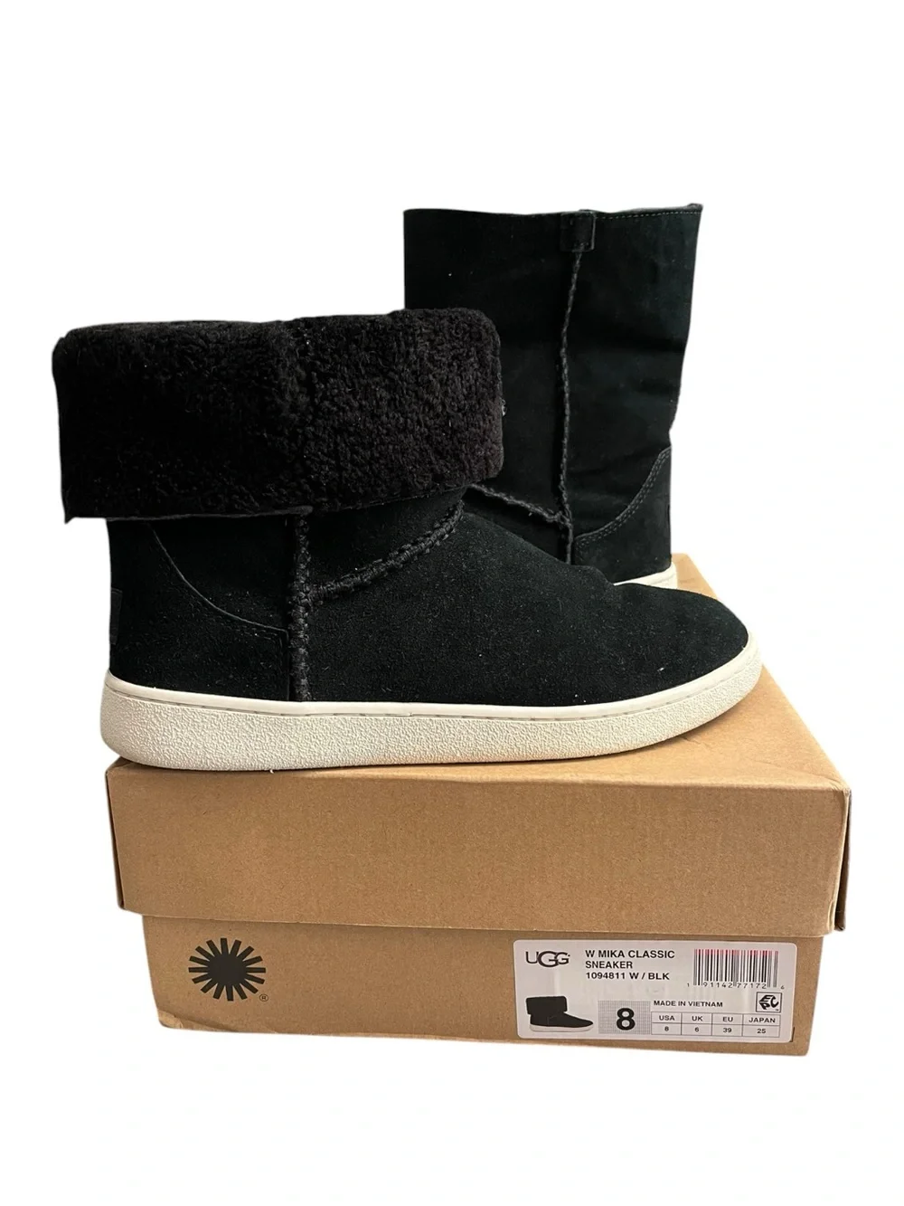 UGG Mika Classic Sneaker Boot Black Shearling Fold Over Womens‎ Size 8 W/ Box